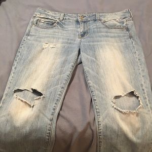 American Eagle Outfitters Distressed crop jeans